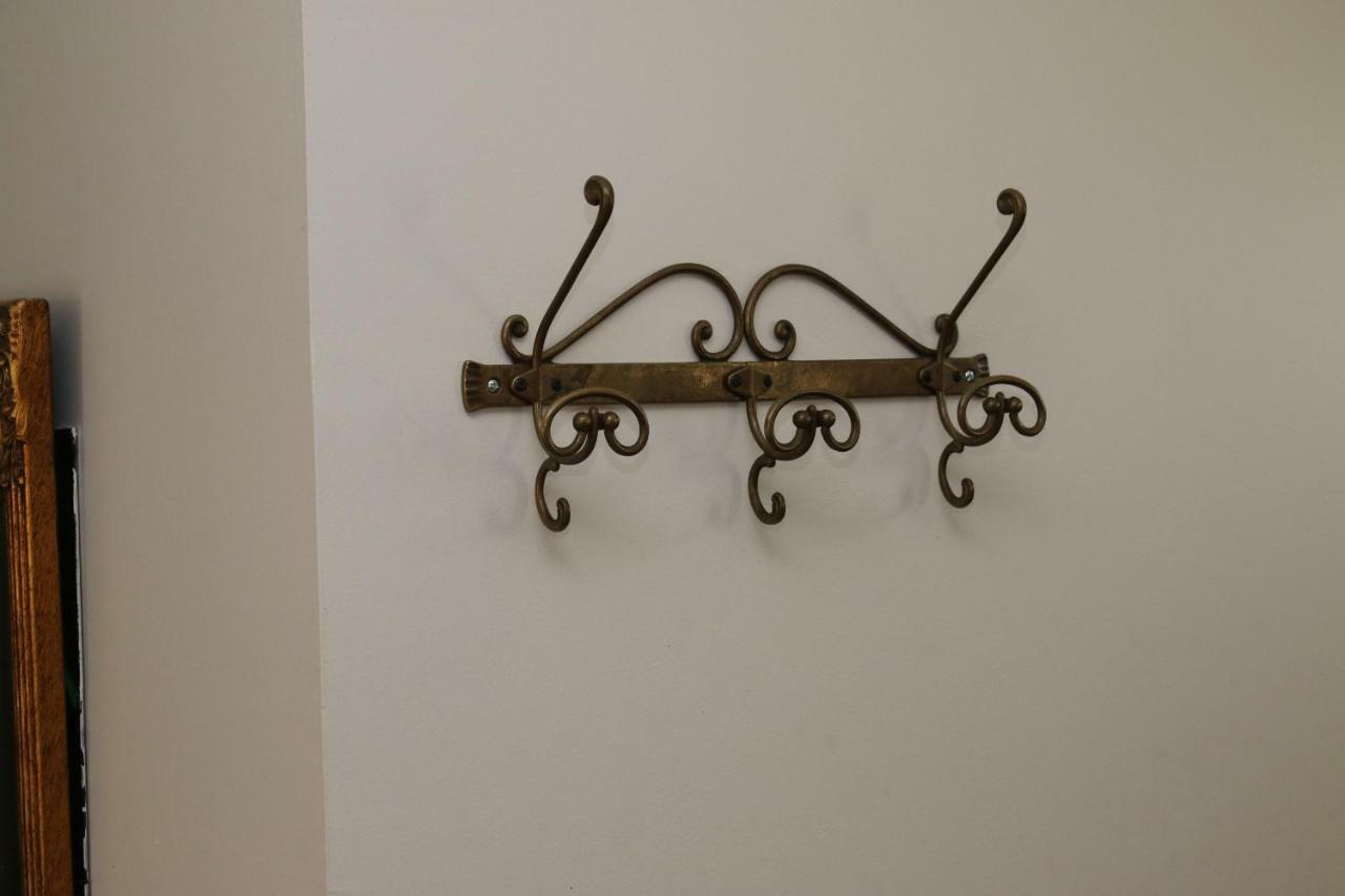 Appartement Coquet T2 ,terrasse,parking ,4 kms d Avignon à Villeneuve-lès-Avignon Extérieur photo